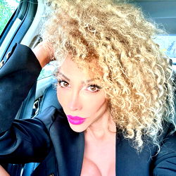 Cindy Too Much photo