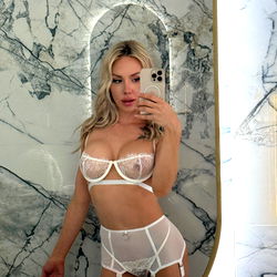 Angie Lynx ✨TOP 1.7%✨️ photo