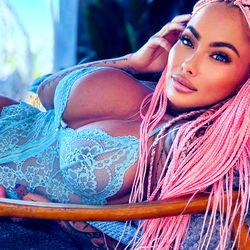 MICHAELA ISIZZU photo