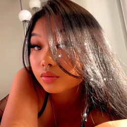 Lilly Wu🧸✨ photo