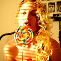 𝐊𝐚𝐫𝐞𝐧 𝐓𝐚𝐧𝐠 photo