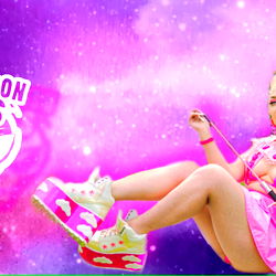 Maddison Sian 👽👅 photo