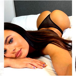 EMILY RAINE ✰ your big booty gf photo