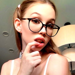 🎀 Molly Lovnse  🎀 photo