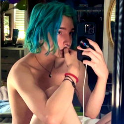 ☻ leo ☹︎ photo