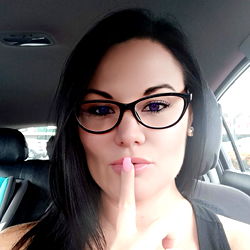 Chanel Bee xxx FREE😈😈 photo