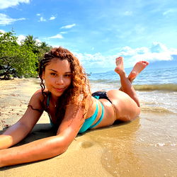 𝑮𝒊𝒂 𝑺𝒂𝒖𝒗𝒂𝒈𝒆. photo