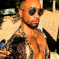 Andell West 👑 • Peach Prince • photo