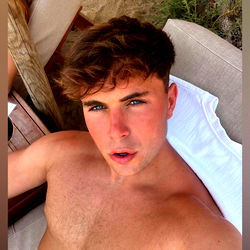 brad👅👅👅 photo