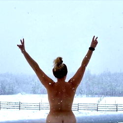 Anne ๐ฉท๐ท๐ฆ photo