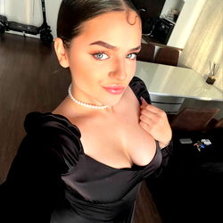 Adriana 🦋💙 photo