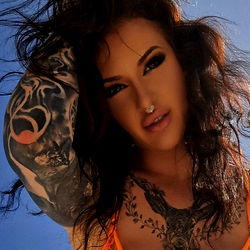 𝑲𝑨𝒀𝑳𝑬𝑰𝑮𝑯 𝑮𝑰𝑩𝑩𝒀 🖤 photo