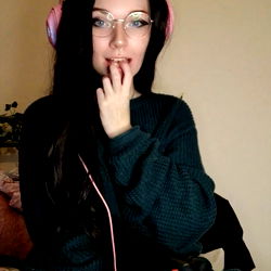 Lizzy Lovesick💕🐰 photo