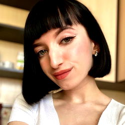 Sandra Teilor 🖤 photo