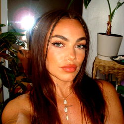 BOBBIE 🧚🏽‍♂️ #1 FITNESS BABE ON OF photo