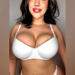 Charlotte Heaven photo