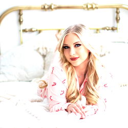 Milk Lady🤰🏼😼💦 photo