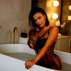 🔥 CASEY SARON 🔥 photo