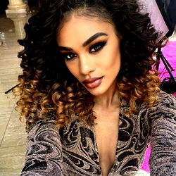 scarlit scandal photo