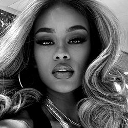 scarlit scandal photo