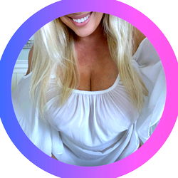 4'10 32G 🦋 Mia photo