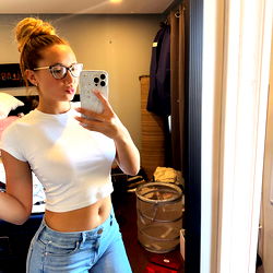 Bia Bangs 🍑 photo