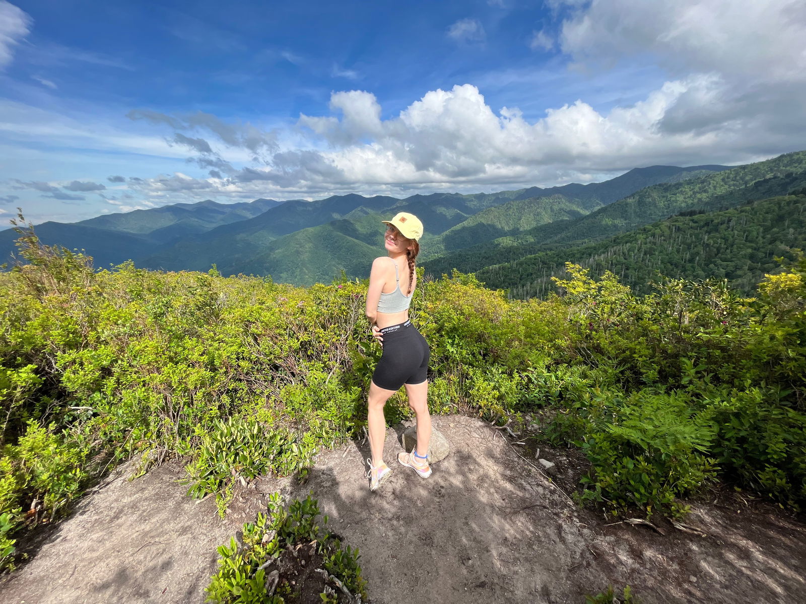 suk-a-saurus 👅 full length on feed photo