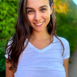 Piper Quinn - Free! photo