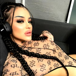 B E L L A 🖤 AMOUR photo