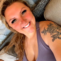 Kay 🖤🐮🌵 photo