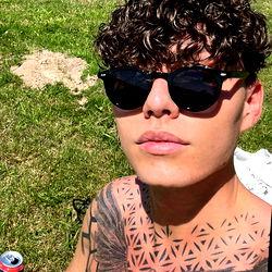 Chris_legal_free photo