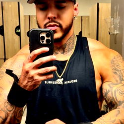 Papijohnny👅 photo