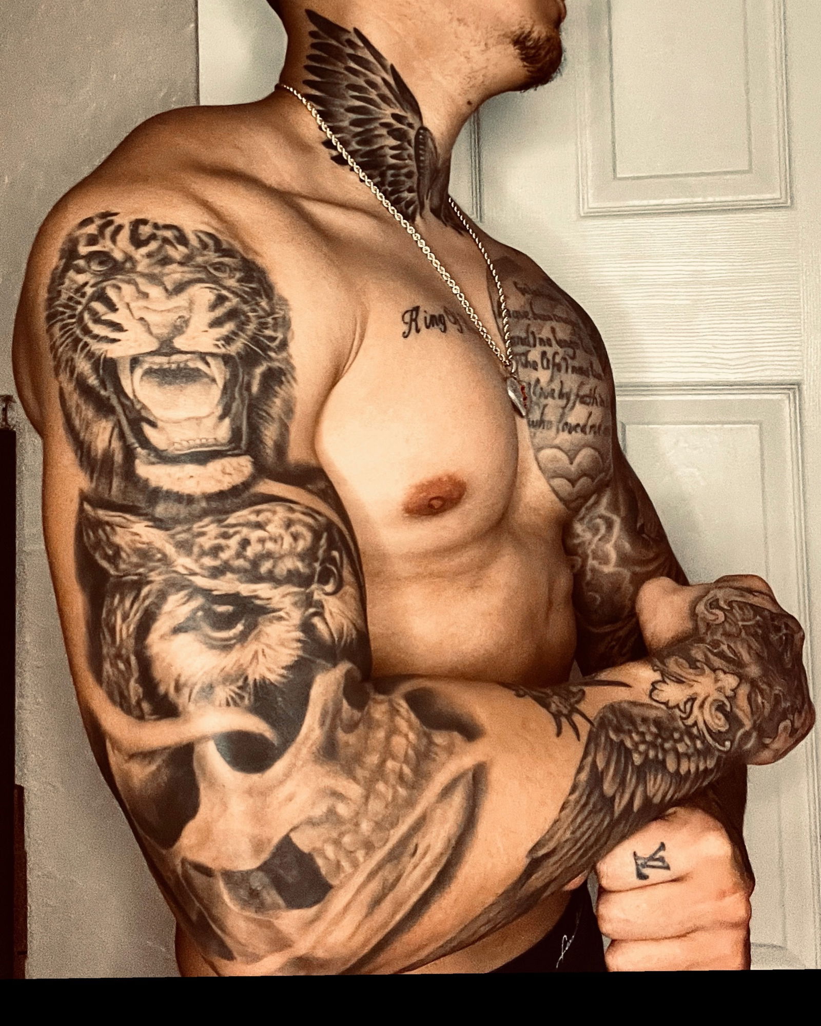 Papijohnny👅 photo