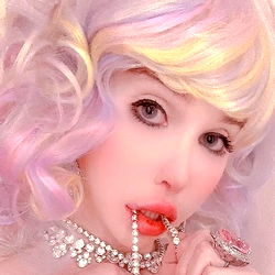 Sarina Valentina photo