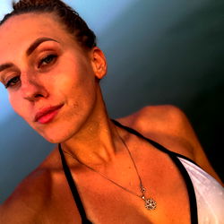 Blonde Pussy Jassie 😈 photo