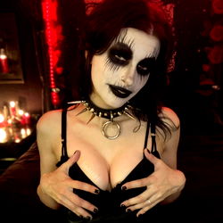 Lindsxyz 🖤🐾 photo