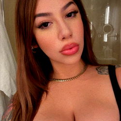 liz ⚡️⚡️ photo