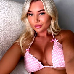 MOLLY GRACE 🩷 photo