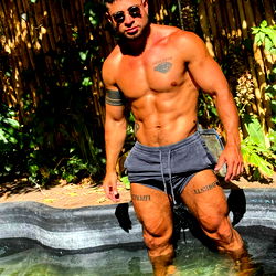 𝕃𝕚𝕒𝕞 𝔾𝕒𝕝𝕥𝕪 𝕋𝕠𝕡 𝟙% photo