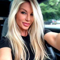 Miss Sally VIP photo