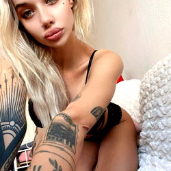 Alt Barbie💕🕷️ photo